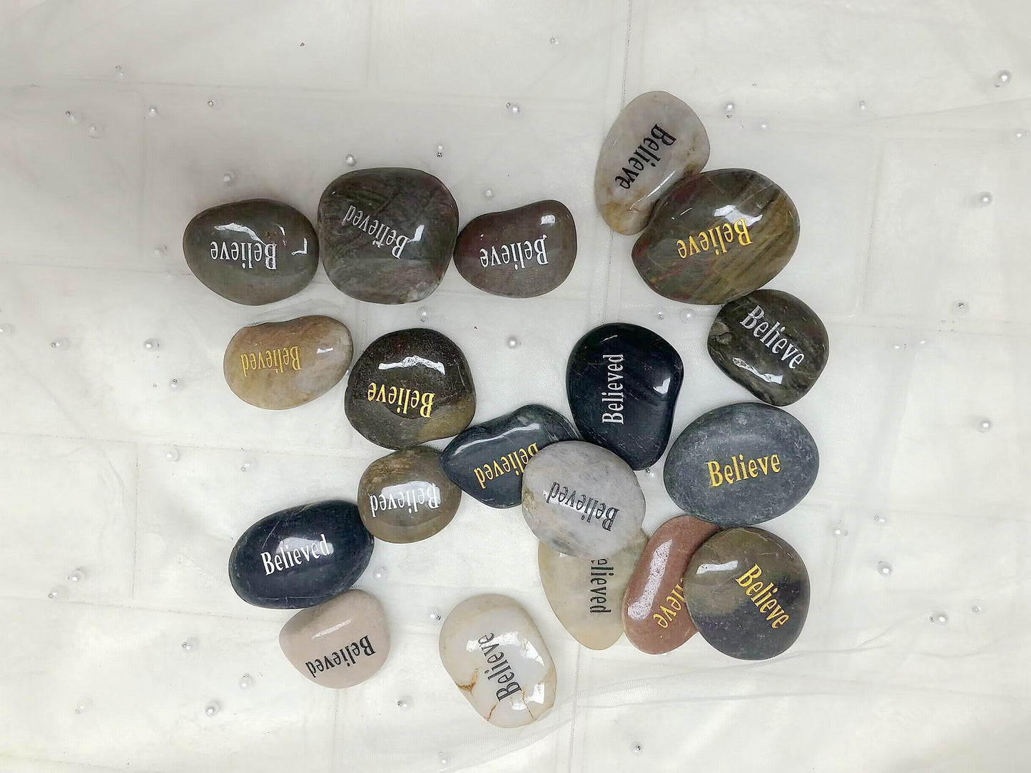 Double Side Etched Inspirational Stones with Words believe believen