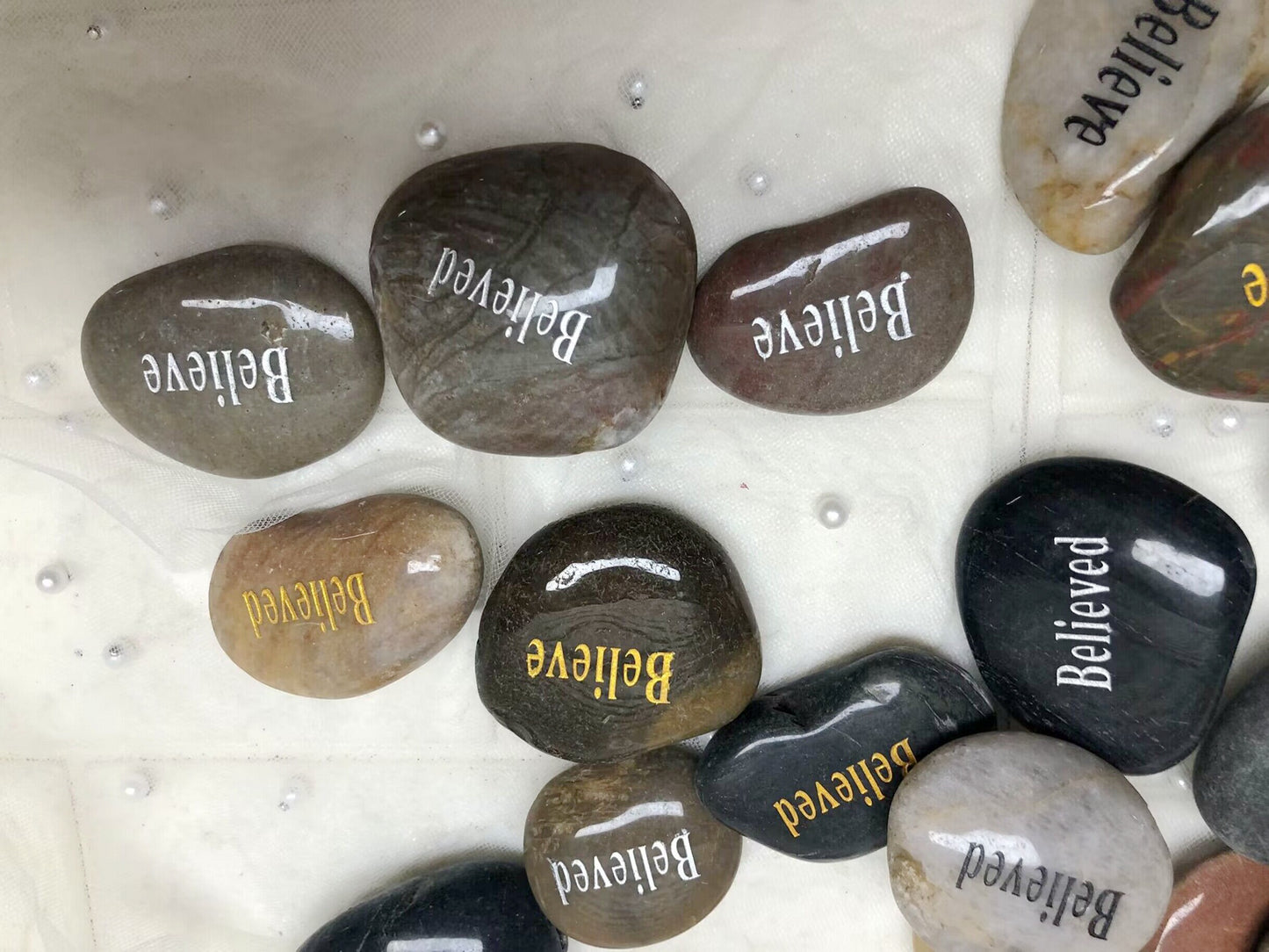 Double Side Etched Inspirational Stones with Words believe believen